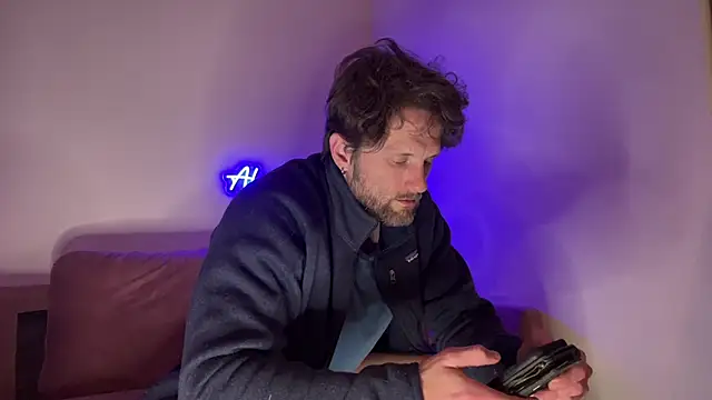 Snapshot of alexmannd chatting on 19, 11, 2025 alexmannd online show from 19, 11, 2025