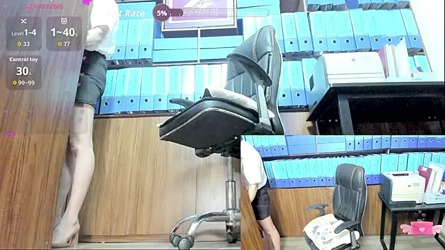 Snapshot of Office_Sexy chatting on 8, 10, 2025 Office Sexy online show from 8, 10, 2025