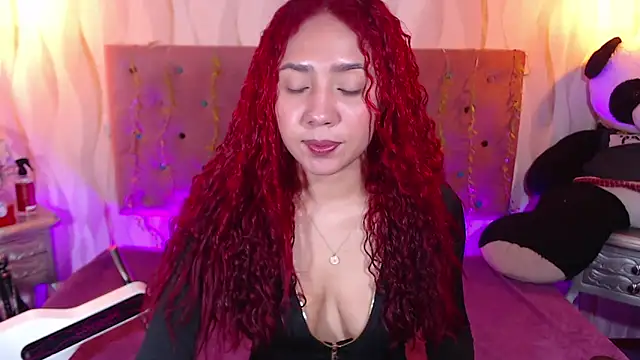 Snapshot of IsabelaLatina chatting on 26, 9, 2025 IsabelaLatina online show from 26, 9, 2025