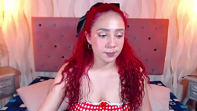 Snapshot of IsabelaLatina chatting on 27, 11, 2025 IsabelaLatina online show from 27, 11, 2025