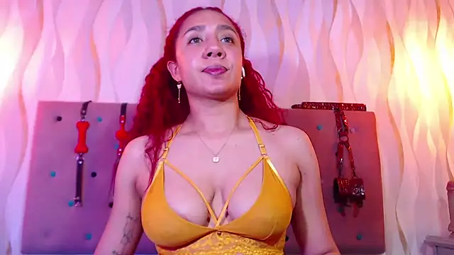 Snapshot of IsabelaLatina chatting on 28, 2, 2026 IsabelaLatina online show from 28, 2, 2026