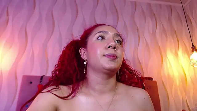 Snapshot of IsabelaLatina chatting on 28, 2, 2026 IsabelaLatina online show from 28, 2, 2026