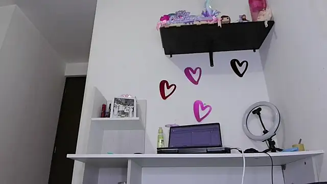 Snapshot of ari_sexy1 chatting on 1, 10, 2025 ari sexy1 online show from 1, 10, 2025