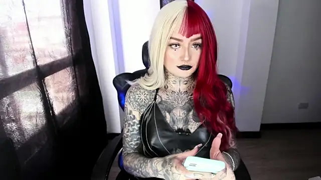 Snapshot of Anaii_Gomez chatting on 16, 12, 2025 Anaii Gomez online show from 16, 12, 2025