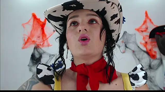 Snapshot of Sisirojas chatting on 31, 10, 2025 Sisirojas online show from 31, 10, 2025