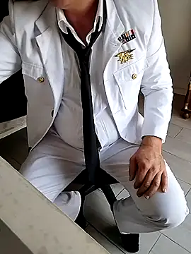 Snapshot of MiguelBISEX chatting on 6, 10, 2025 MiguelBISEX online show from 6, 10, 2025