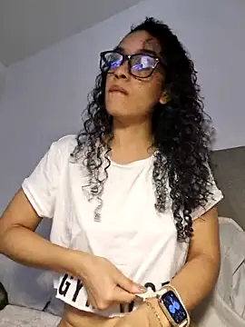 Snapshot of angela__98 chatting on 14, 5, 2026 angela 98 online show from 14, 5, 2026