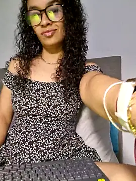 Snapshot of angela__98 chatting on 22, 5, 2026 angela 98 online show from 22, 5, 2026