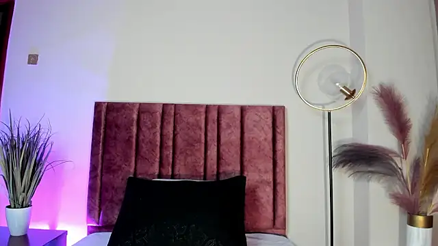 NoraDasilva online show from 8, 3, 2026