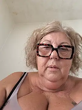 Snapshot of Merilulla chatting on 16, 7, 2026 Merilulla online show from 16, 7, 2026