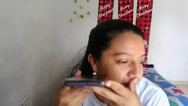 Snapshot of almaswan1 chatting on 2, 12, 2024 almaswan1 online show from 2, 12, 2024