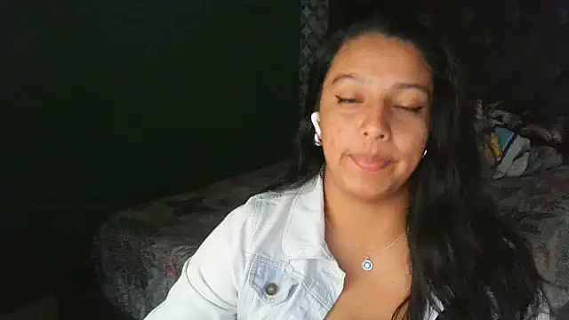 Snapshot of almaswan1 chatting on 2, 10, 2025 almaswan1 online show from 2, 10, 2025