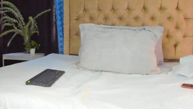 Snapshot of KeryHillson chatting on 12, 12, 2024 KeryHillson online show from 12, 12, 2024