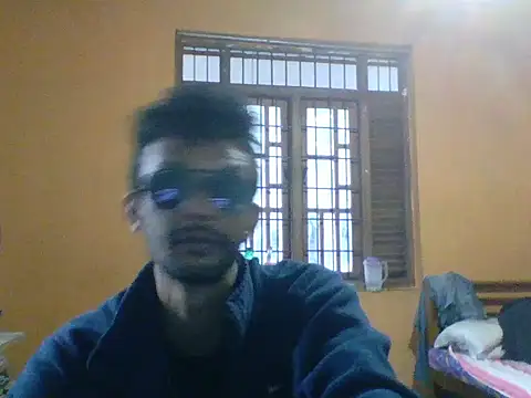 Snapshot of Rusiru32 chatting on 15, 12, 2025 Rusiru32 online show from 15, 12, 2025