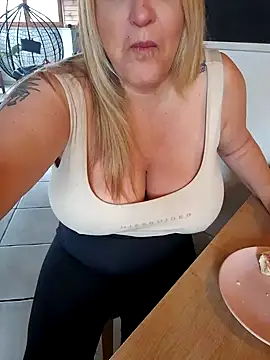 Snapshot of Isabellaa04 chatting on 2, 12, 2024 Isabellaa04 online show from 2, 12, 2024