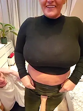 Snapshot of Isabellaa04 chatting on 14, 11, 2025 Isabellaa04 online show from 14, 11, 2025