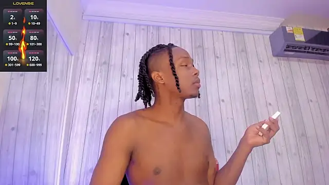 Snapshot of DominicSccott chatting on 7, 2, 2025 DominicSccott online show from 7, 2, 2025