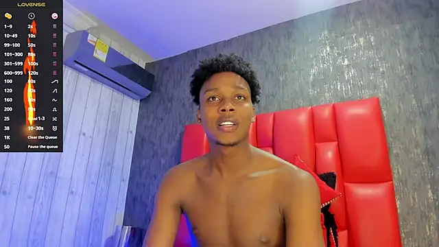 Snapshot of DominicSccott chatting on 7, 3, 2025 DominicSccott online show from 7, 3, 2025