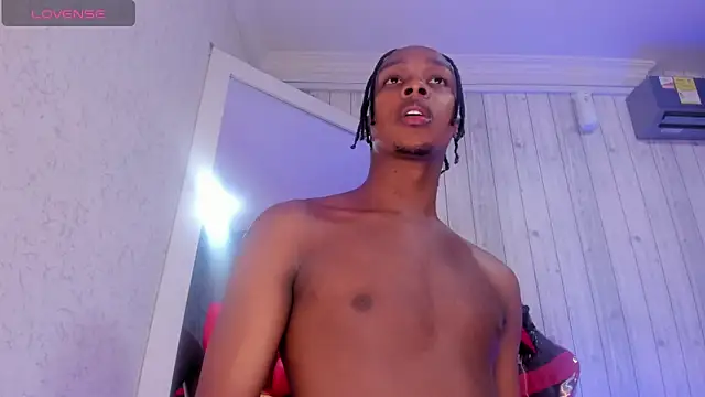 Snapshot of DominicSccott chatting on 16, 9, 2025 DominicSccott online show from 16, 9, 2025