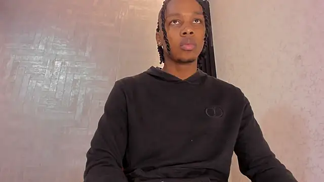 Snapshot of DominicSccott chatting on 13, 10, 2025 DominicSccott online show from 13, 10, 2025