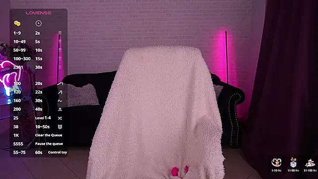 Snapshot of Daenerys_Daenn chatting on 4, 2, 2025 Daenerys Daenn online show from 4, 2, 2025