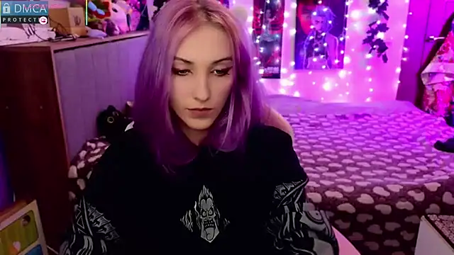 Violet Noir online show from 24, 1, 2025