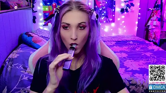 Violet Noir online show from 7, 3, 2025