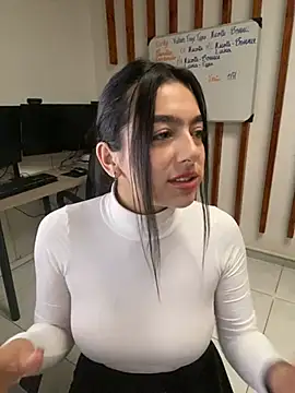 Nicollemays online show from 15, 2, 2025