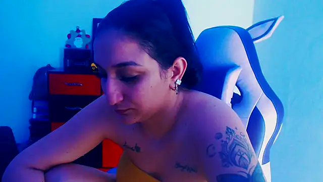 Snapshot of liz_dirty chatting on 24, 11, 2025 liz dirty online show from 24, 11, 2025