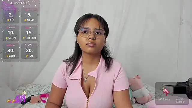 Snapshot of Aleja_DANS chatting on 2, 2, 2025 Aleja DANS online show from 2, 2, 2025