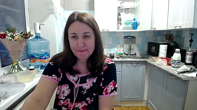 DonnaMagdalena online show from 9, 1, 2025