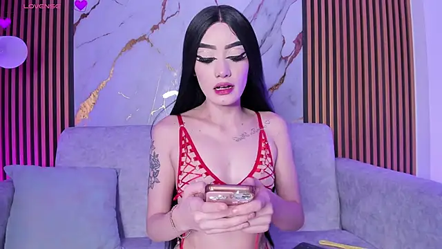 Snapshot of CamileHolmes chatting on 9, 9, 2025 CamileHolmes online show from 9, 9, 2025