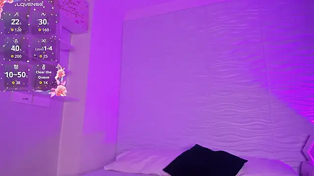 CamileHolmes online show from 8, 11, 2025