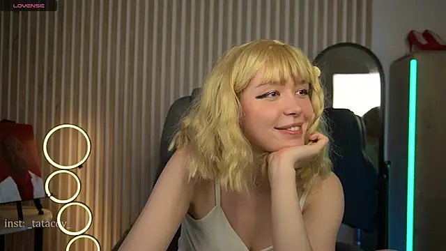 Snapshot of TataCoy chatting on 27, 2, 2025 TataCoy online show from 27, 2, 2025