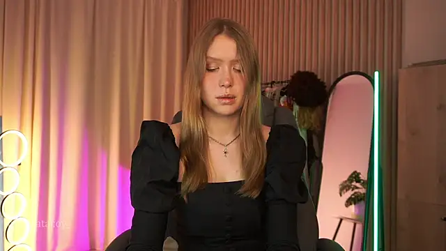 Snapshot of TataCoy chatting on 15, 3, 2025 TataCoy online show from 15, 3, 2025