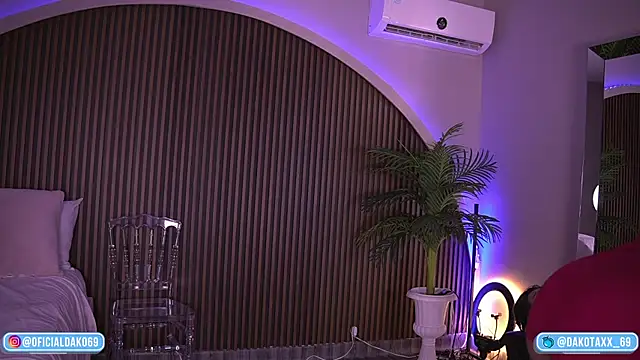 Snapshot of Dakota_Lee chatting on 24, 10, 2025 Dakota Lee online show from 24, 10, 2025