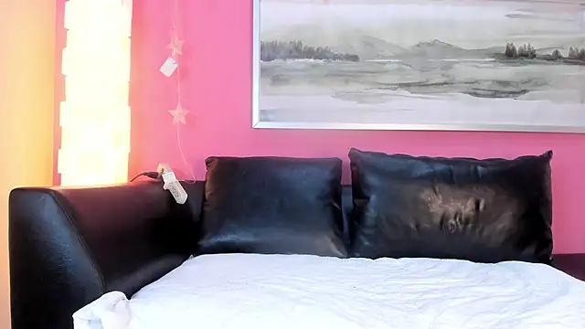 Snapshot of Tiffanysurez_ chatting on 13, 9, 2025 Tiffanysurez online show from 13, 9, 2025
