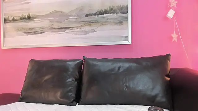 Snapshot of Tiffanysurez_ chatting on 16, 9, 2025 Tiffanysurez online show from 16, 9, 2025