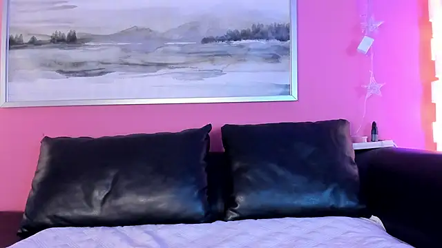 Snapshot of Tiffanysurez_ chatting on 25, 9, 2025 Tiffanysurez online show from 25, 9, 2025