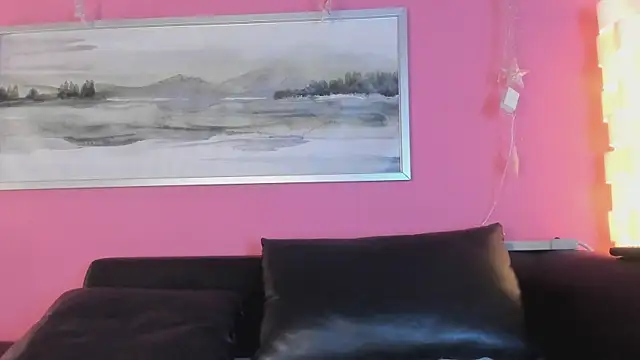 Snapshot of Tiffanysurez_ chatting on 27, 9, 2025 Tiffanysurez online show from 27, 9, 2025