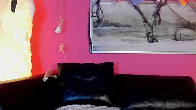 Tiffanysurez  online show from 29, 10, 2025