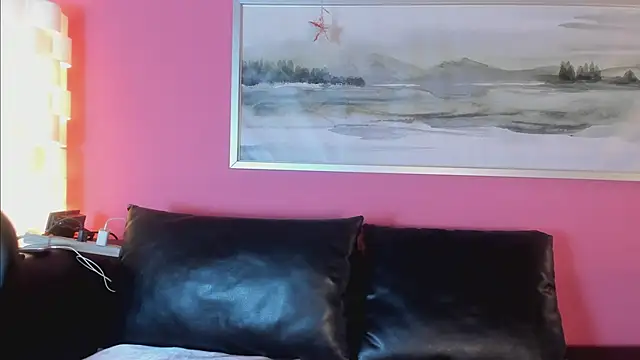 Tiffanysurez  online show from 15, 1, 2026