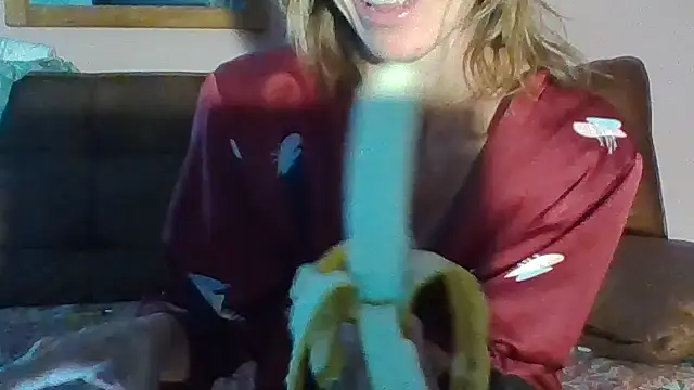 Strip-Nomy online show from 17, 4, 2026