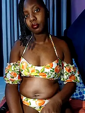 Snapshot of luxusroyce chatting on 15, 3, 2025 luxusroyce online show from 15, 3, 2025