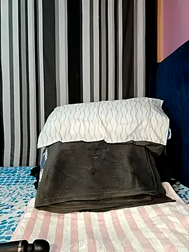 Snapshot of luxusroyce chatting on 6, 11, 2025 luxusroyce online show from 6, 11, 2025