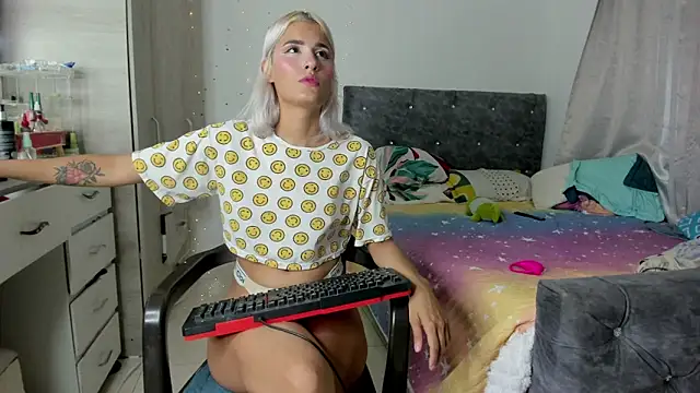 Snapshot of taty_juts chatting on 11, 1, 2025 taty juts online show from 11, 1, 2025