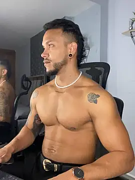 ARON TAYLER01 online show from 9, 3, 2025