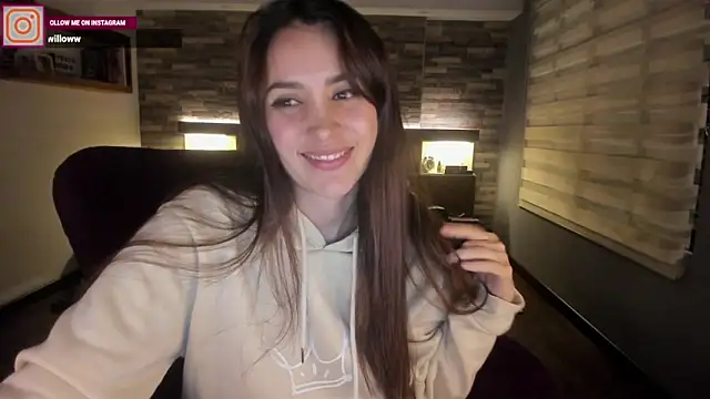 Snapshot of alicewilloww chatting on 5, 3, 2025 alicewilloww online show from 5, 3, 2025