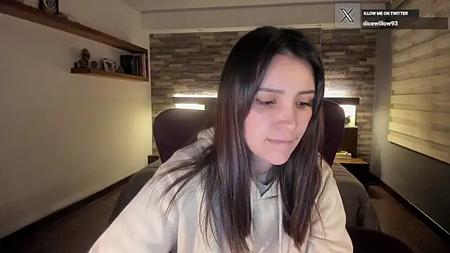 Snapshot of alicewilloww chatting on 10, 9, 2025 alicewilloww online show from 10, 9, 2025