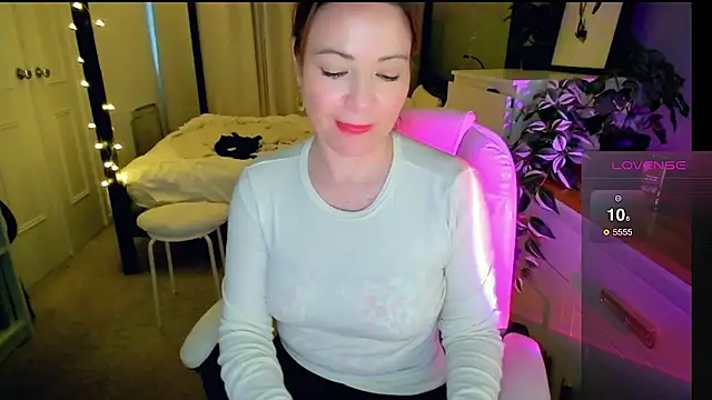 Snapshot of Brit_Housewife chatting on 23, 2, 2026 Brit Housewife online show from 23, 2, 2026